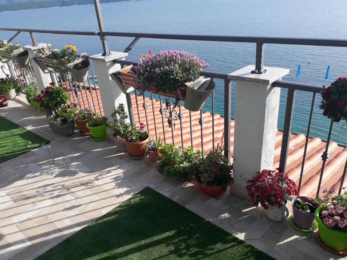 Ferienwohnung Leonarda Omiš Exterior foto