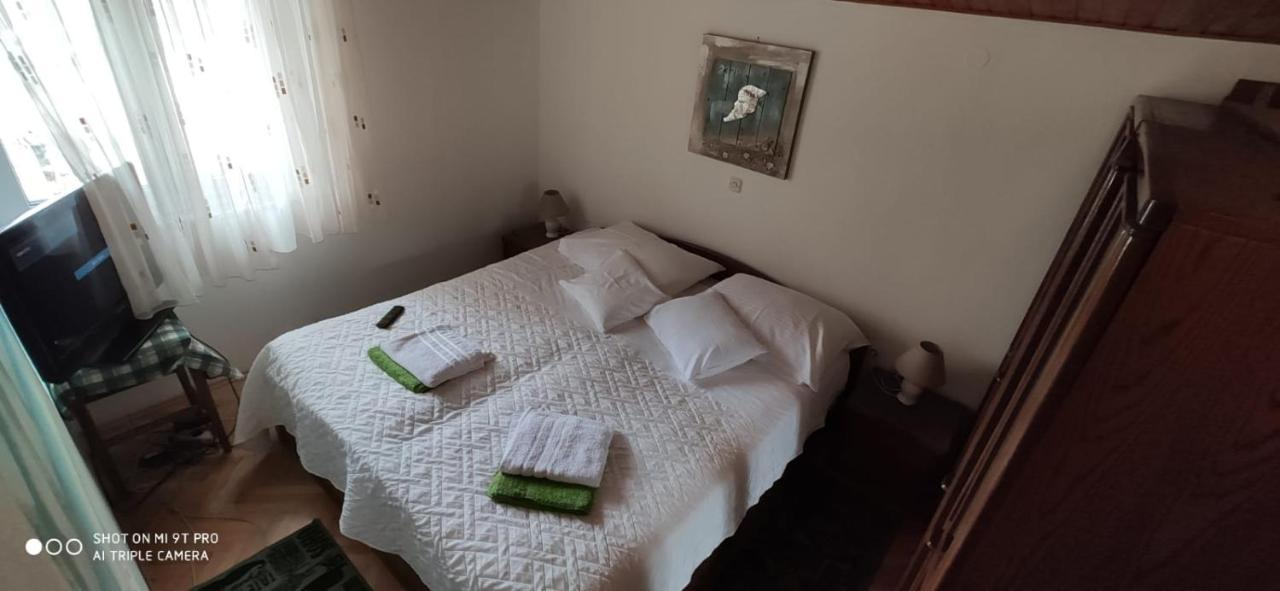 Ferienwohnung Leonarda Omiš Exterior foto